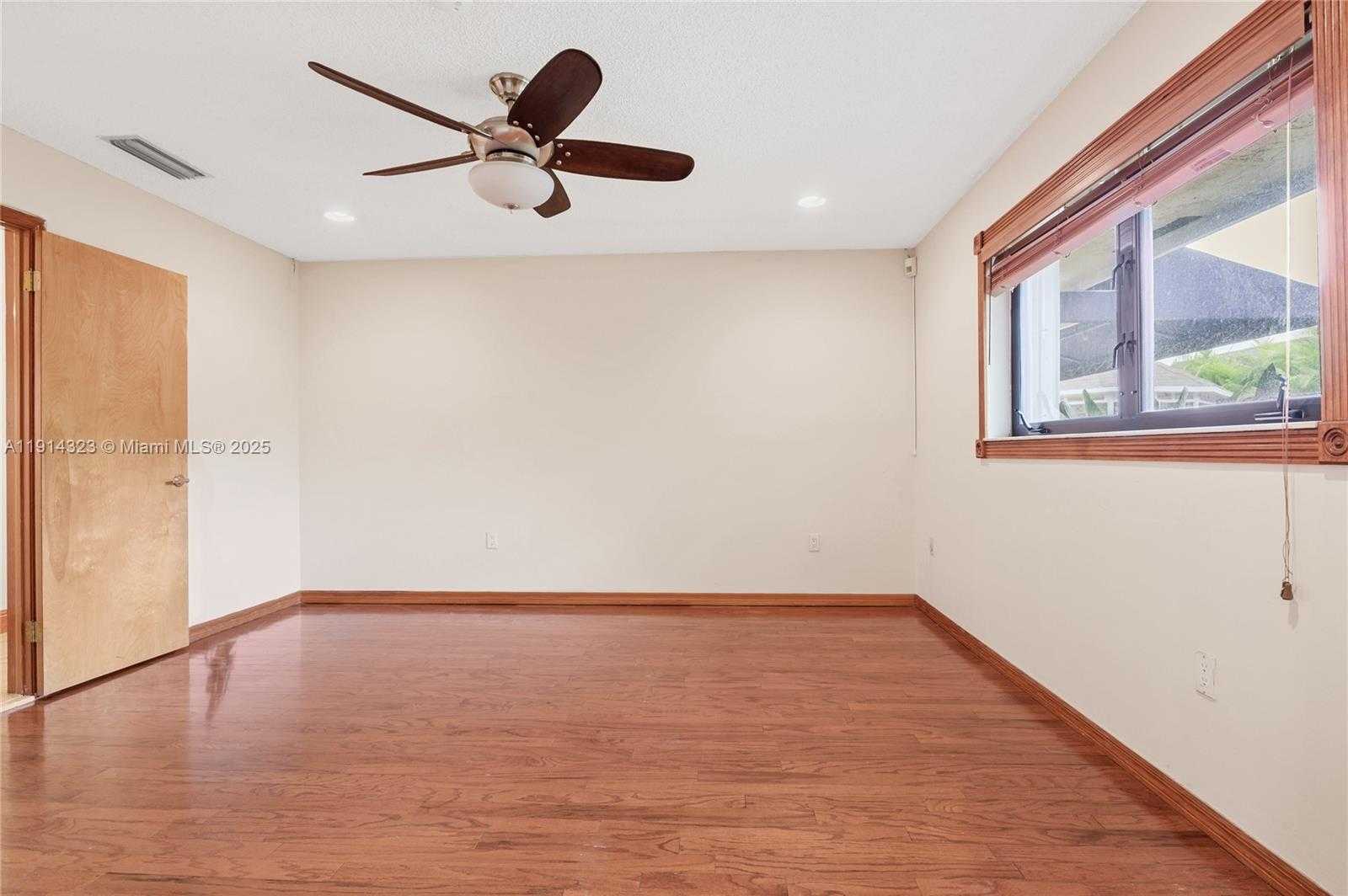 Small Image of 8035 SOUTH WEST 89TH CT #n/a, Miami Number 15