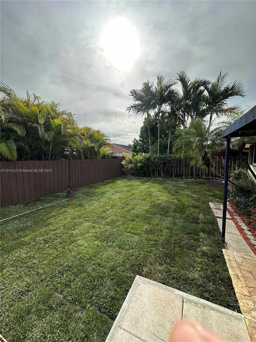 Small Image of 8035 SOUTH WEST 89TH CT #n/a, Miami Number 27