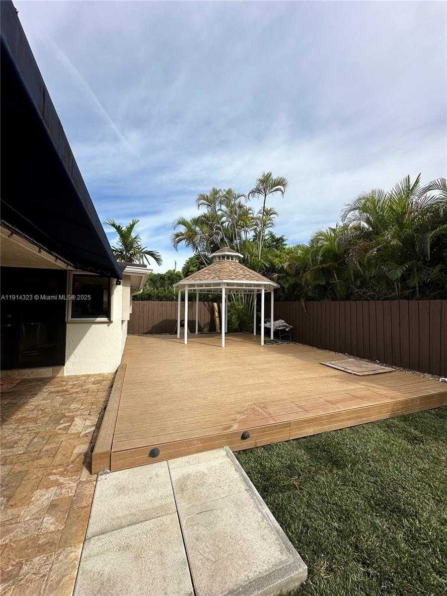 Small Image of 8035 SOUTH WEST 89TH CT #n/a, Miami Number 28