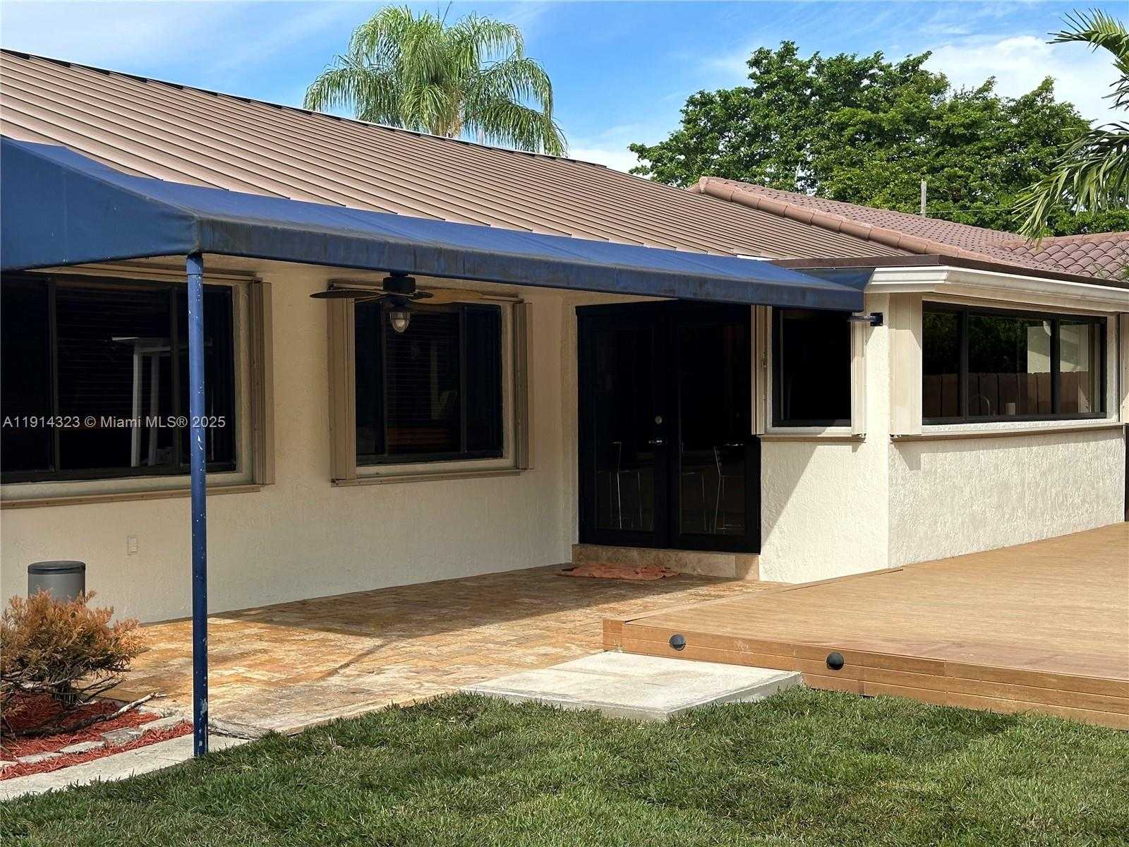 Small Image of 8035 SOUTH WEST 89TH CT #n/a, Miami Number 31