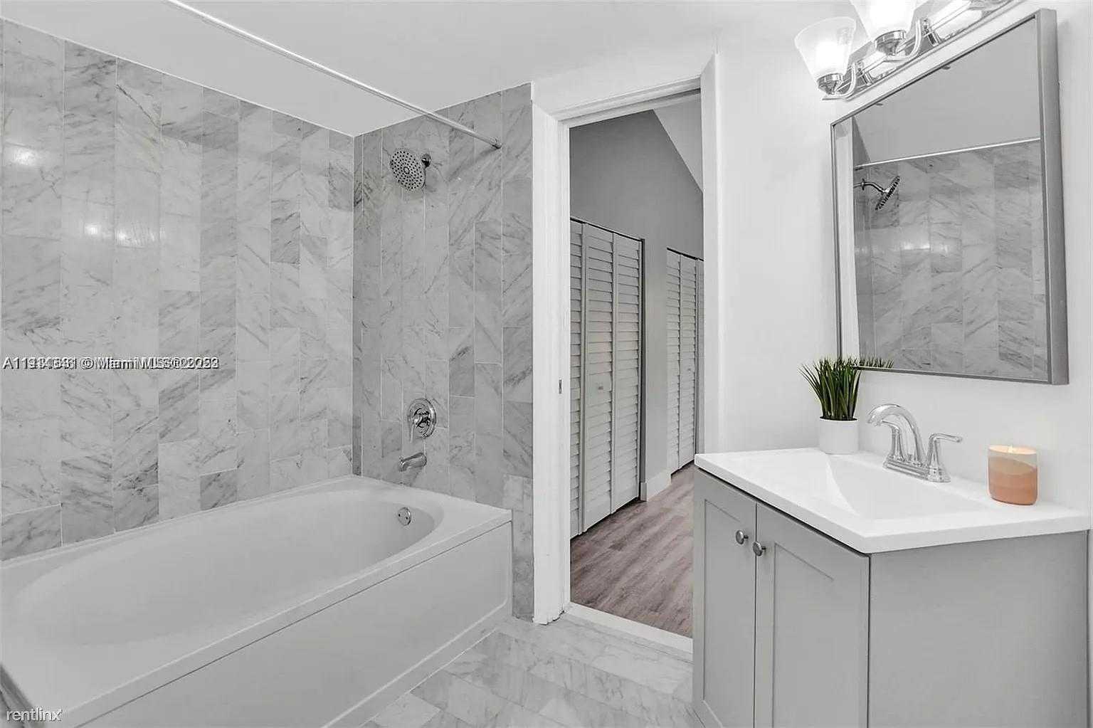 Small Image of 10167 SOUTH WEST 77TH CT #10167, Miami Number 14