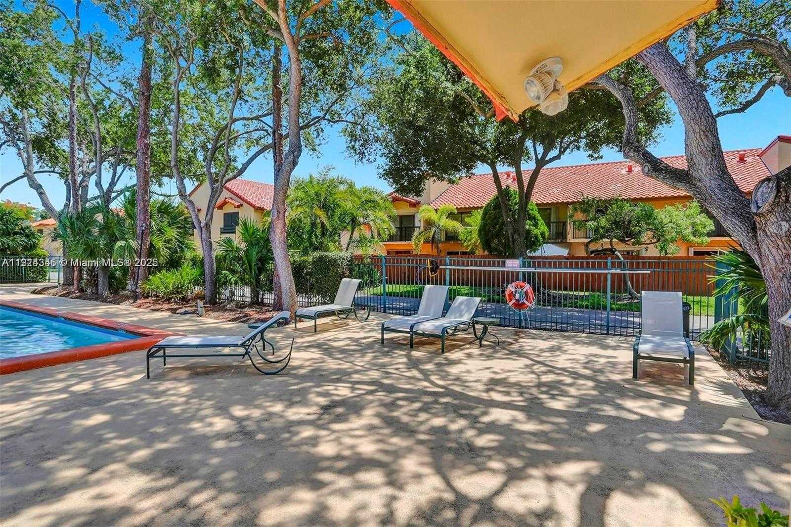 Small Image of 10167 SOUTH WEST 77TH CT #10167, Miami Number 17