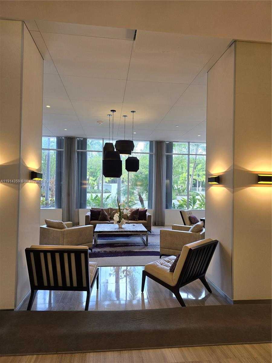 Small Image of 100 BAYVIEW DR #1420, Sunny Isles Beach Number 12