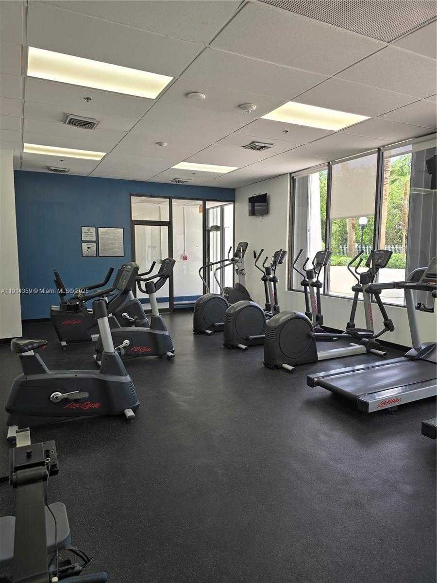 Small Image of 100 BAYVIEW DR #1420, Sunny Isles Beach Number 13