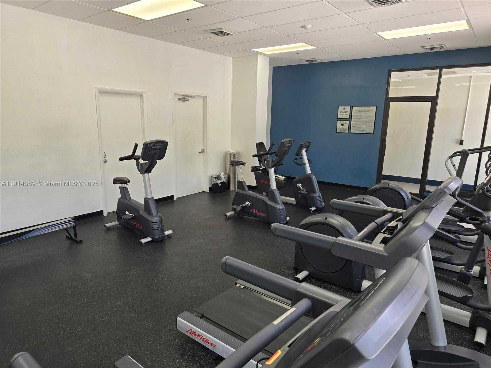 Small Image of 100 BAYVIEW DR #1420, Sunny Isles Beach Number 14