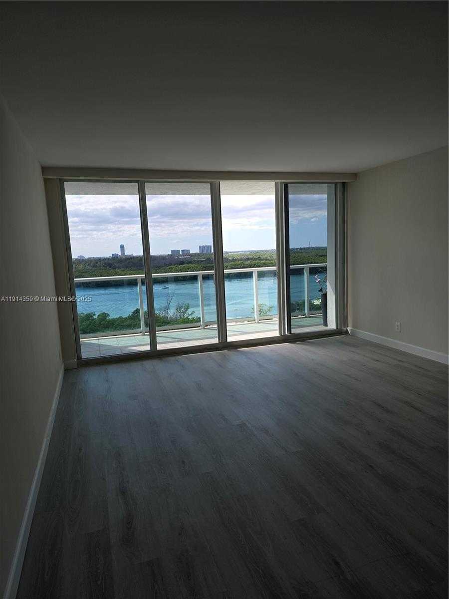 Small Image of 100 BAYVIEW DR #1420, Sunny Isles Beach Number 16