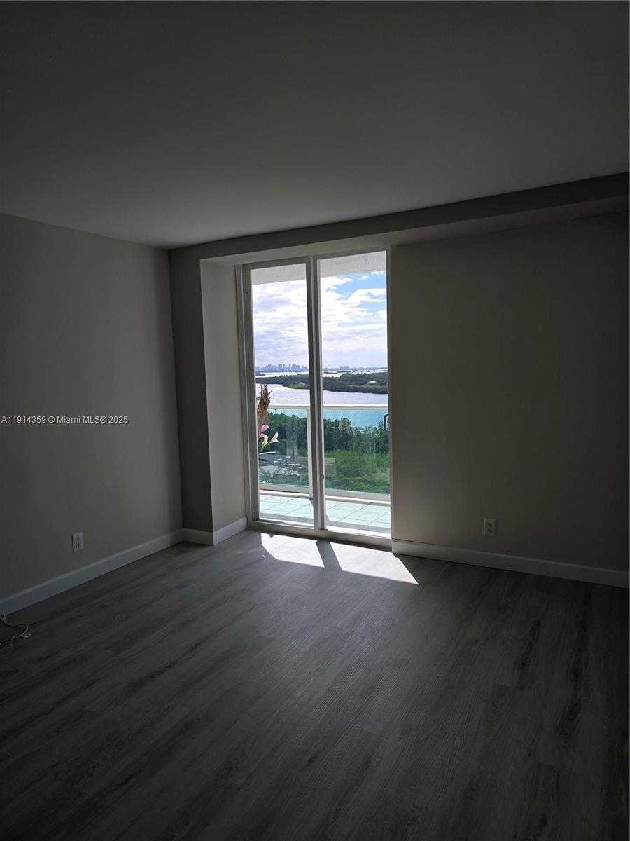 Small Image of 100 BAYVIEW DR #1420, Sunny Isles Beach Number 23