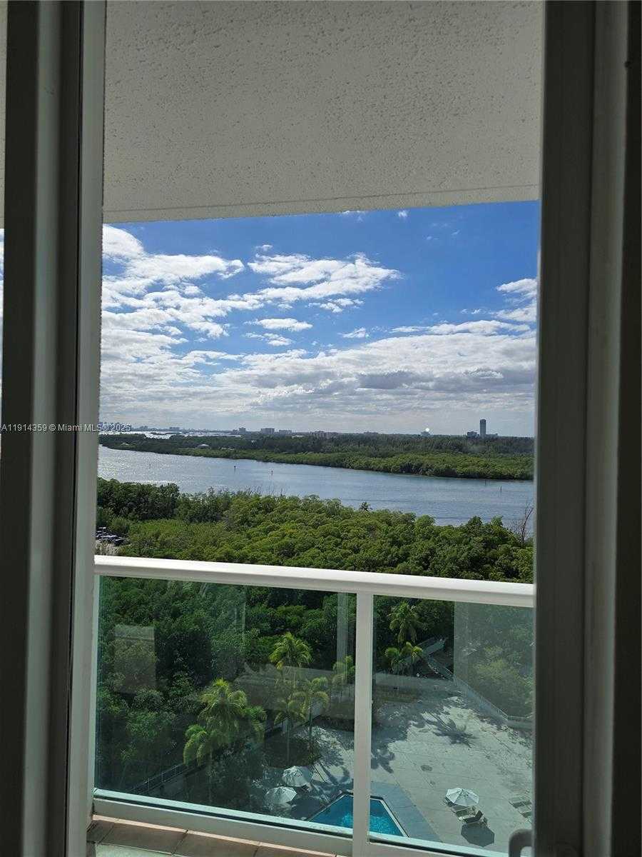 Small Image of 100 BAYVIEW DR #1420, Sunny Isles Beach Number 24