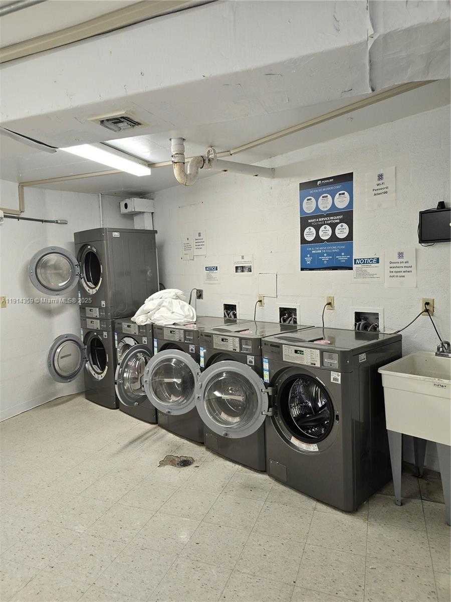 Small Image of 100 BAYVIEW DR #1420, Sunny Isles Beach Number 28