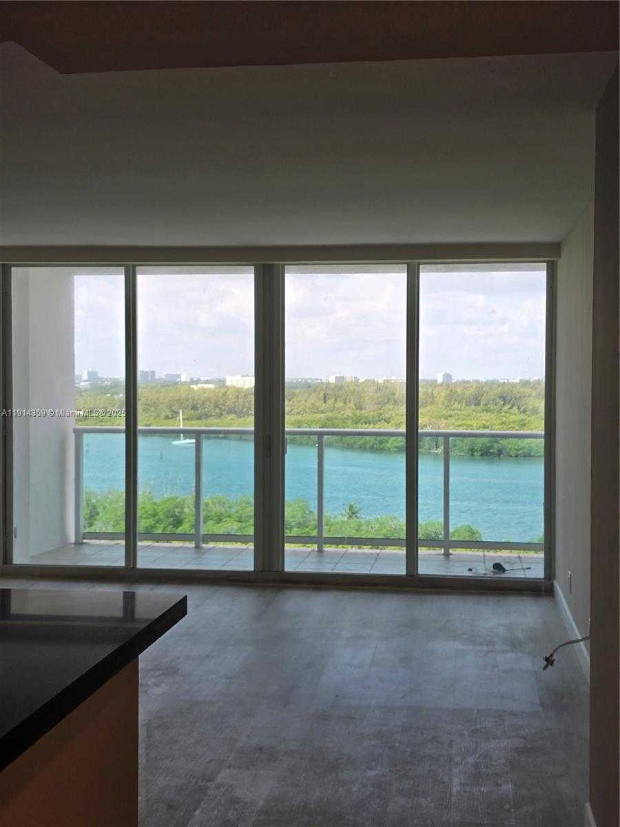 Small Image of 100 BAYVIEW DR #1420, Sunny Isles Beach Number 5