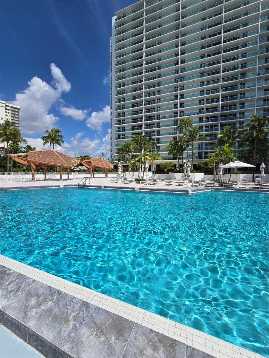 Small Image of 100 BAYVIEW DR #1420, Sunny Isles Beach Number 9