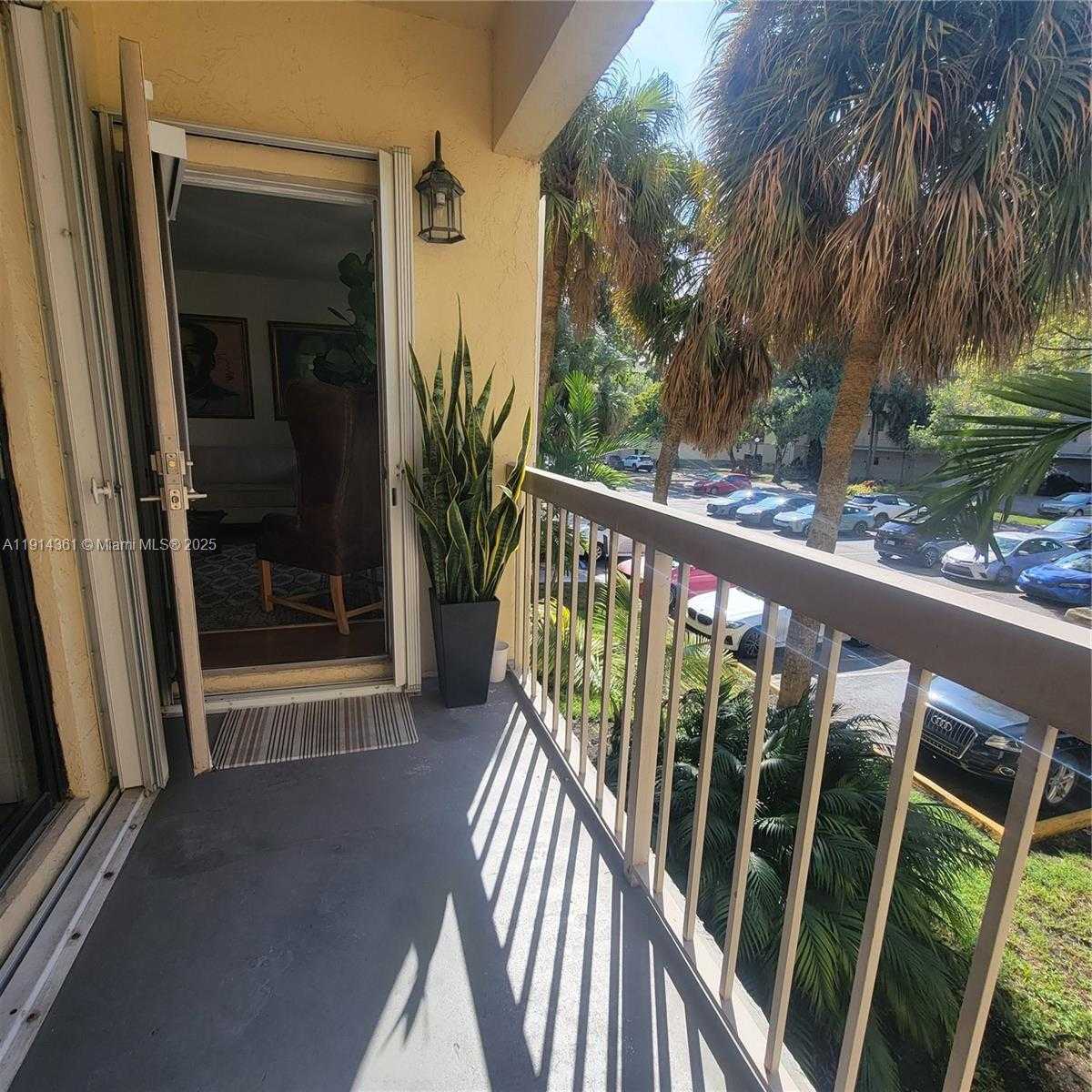 Small Image of 8180 GENEVA CT #219, Doral Number 10