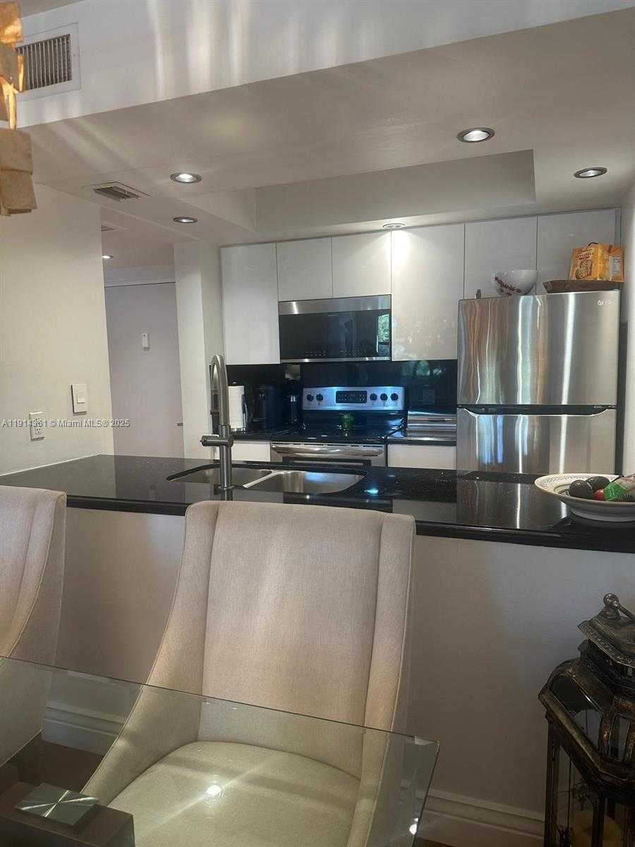 Small Image of 8180 GENEVA CT #219, Doral Number 13