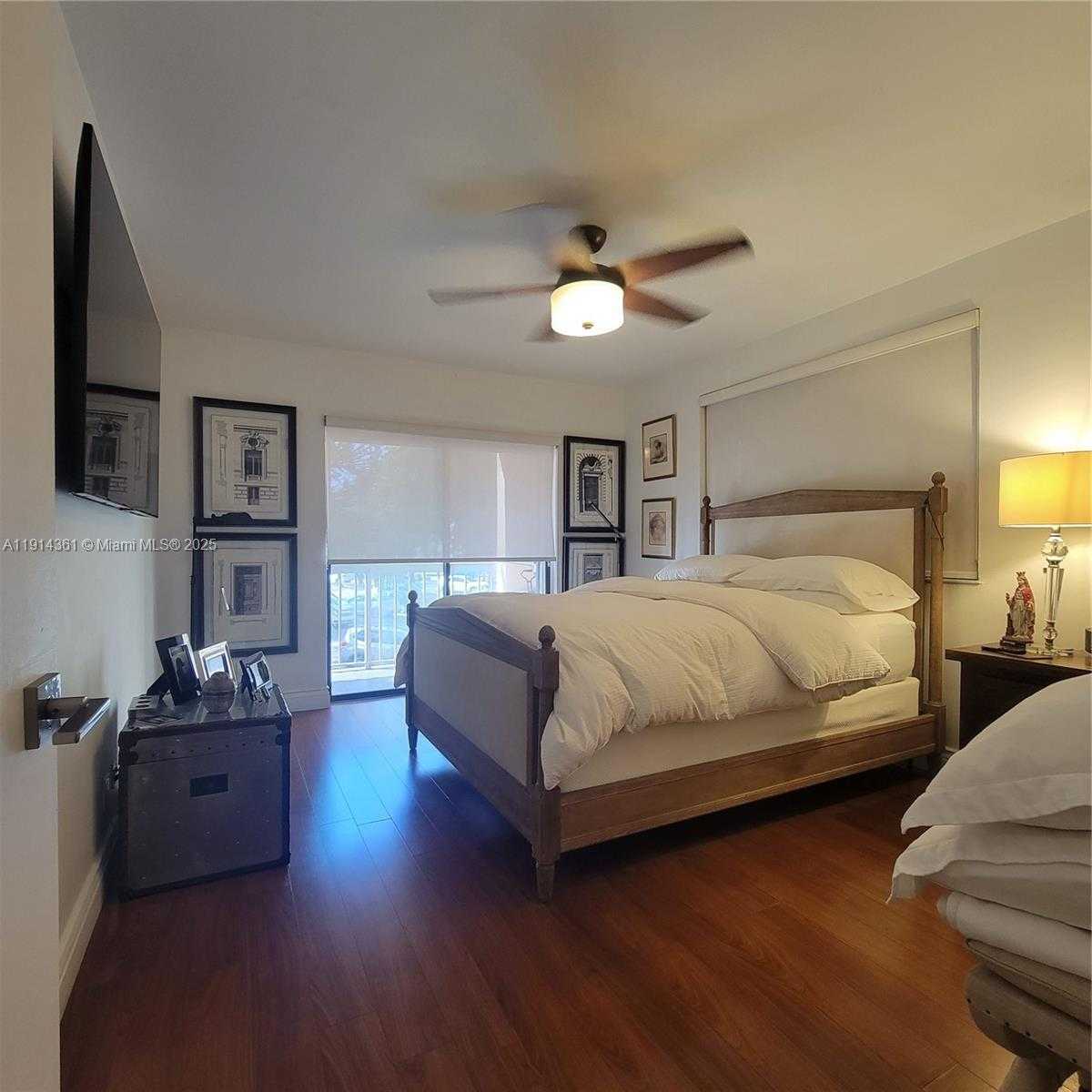 Small Image of 8180 GENEVA CT #219, Doral Number 17