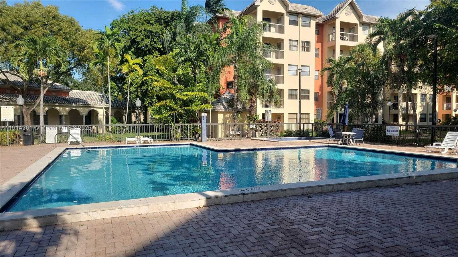 Small Image of 8180 GENEVA CT #219, Doral Number 2