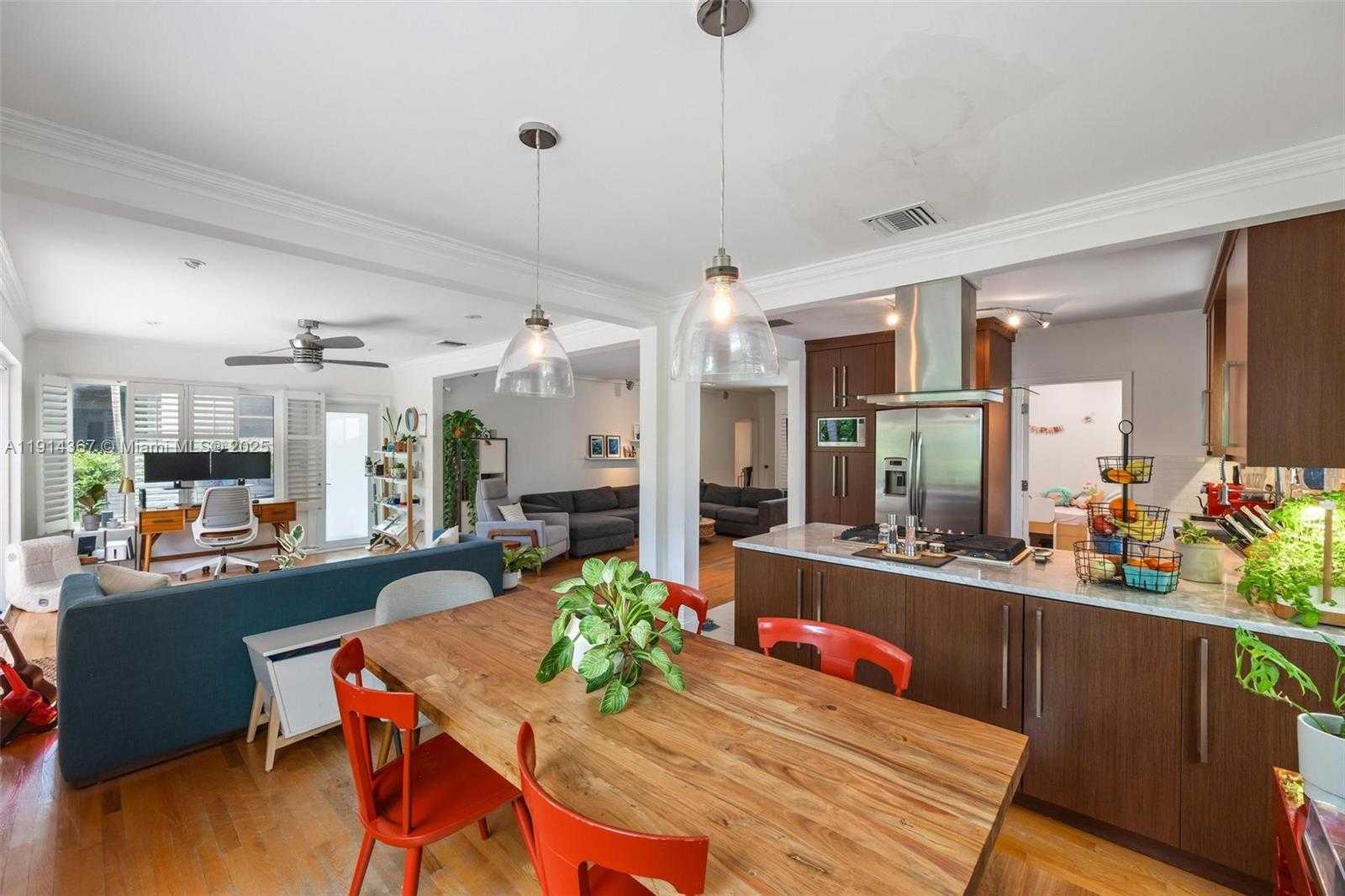 Small Image of 9025 DICKENS AVE, Surfside Number 9