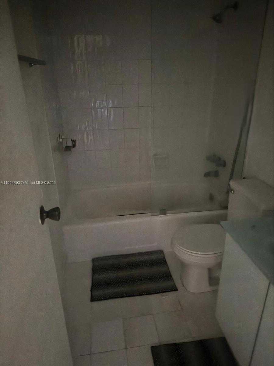 Small Image of 17901 NORTH WEST 68TH AVE #S206, Hialeah Number 10