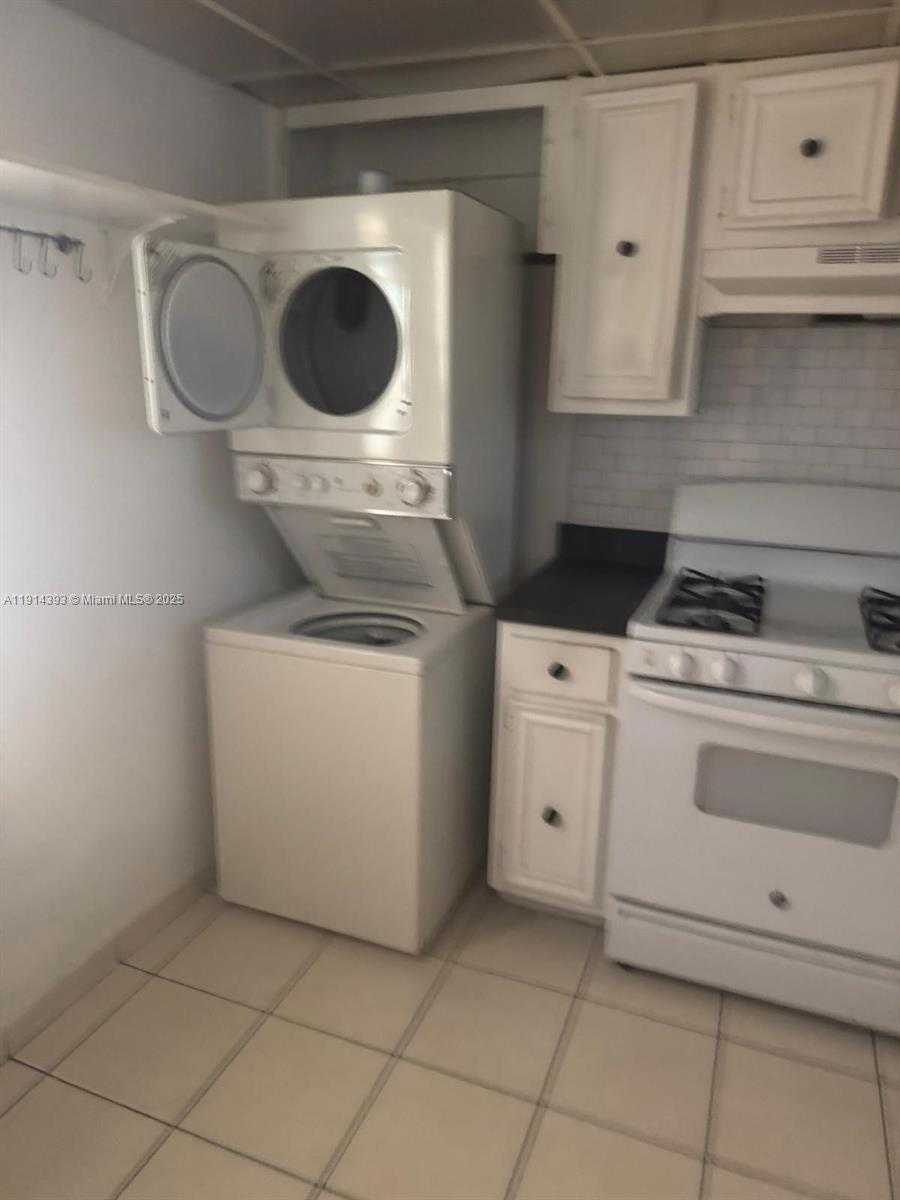 Small Image of 17901 NORTH WEST 68TH AVE #S206, Hialeah Number 8