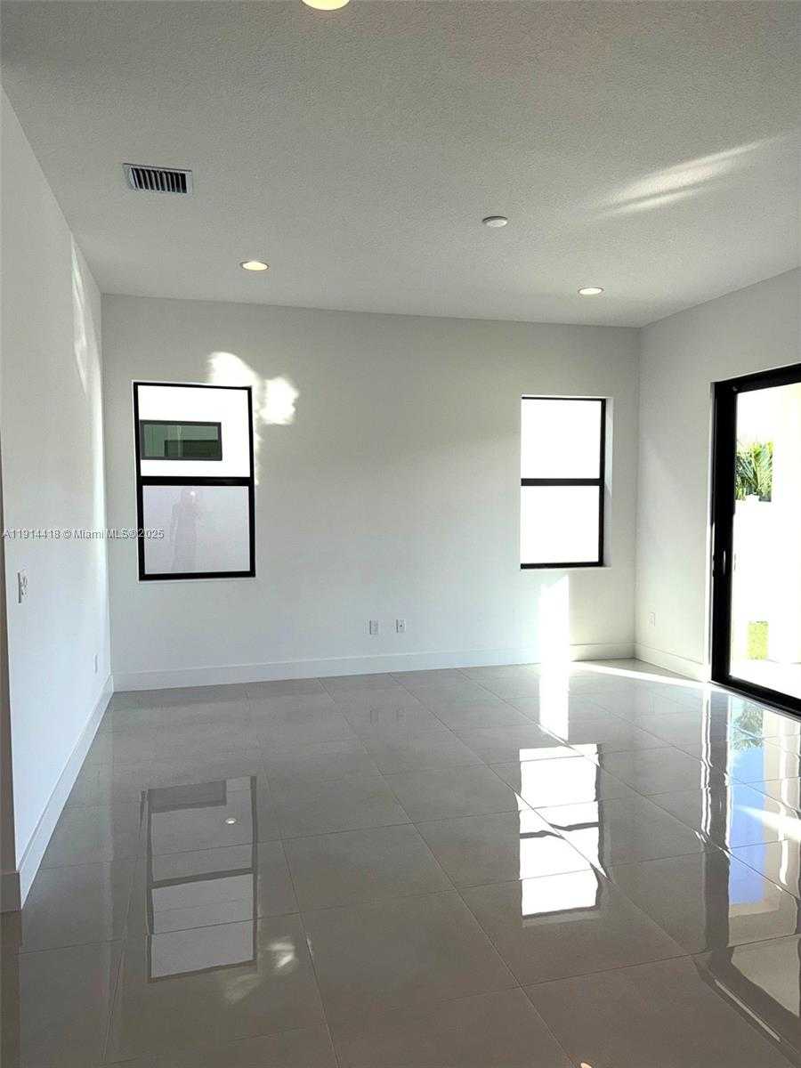 Small Image of 1438 SOUTH WEST 23RD ST, Fort Lauderdale Number 18