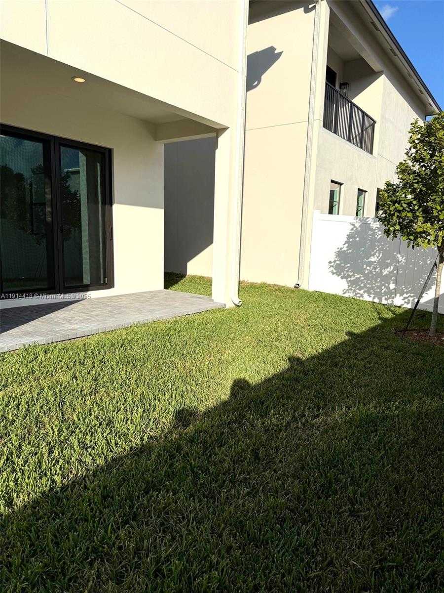 Small Image of 1438 SOUTH WEST 23RD ST, Fort Lauderdale Number 34
