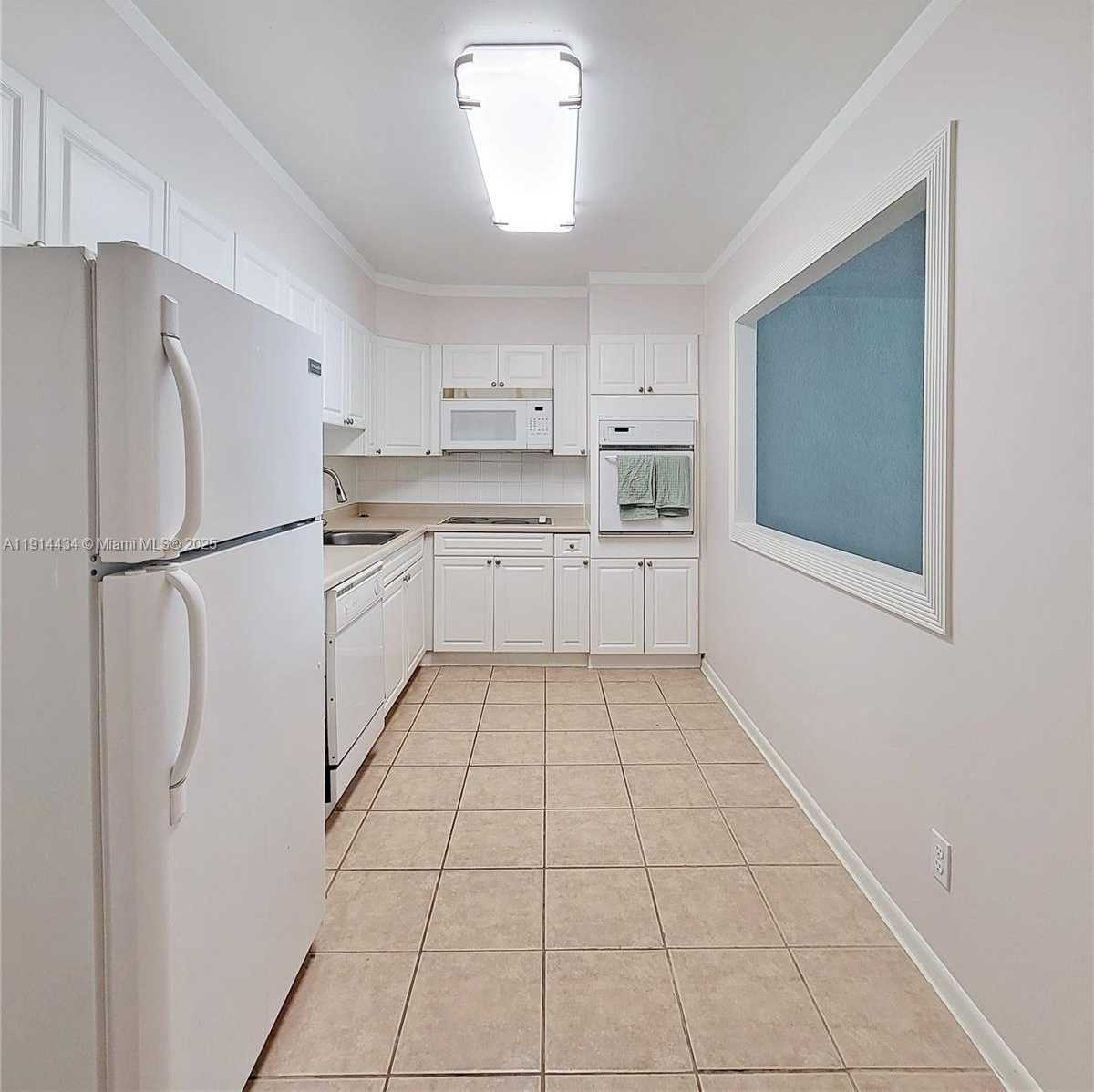 Small Image of 19380 COLLINS AVE #1107, Sunny Isles Beach Number 2