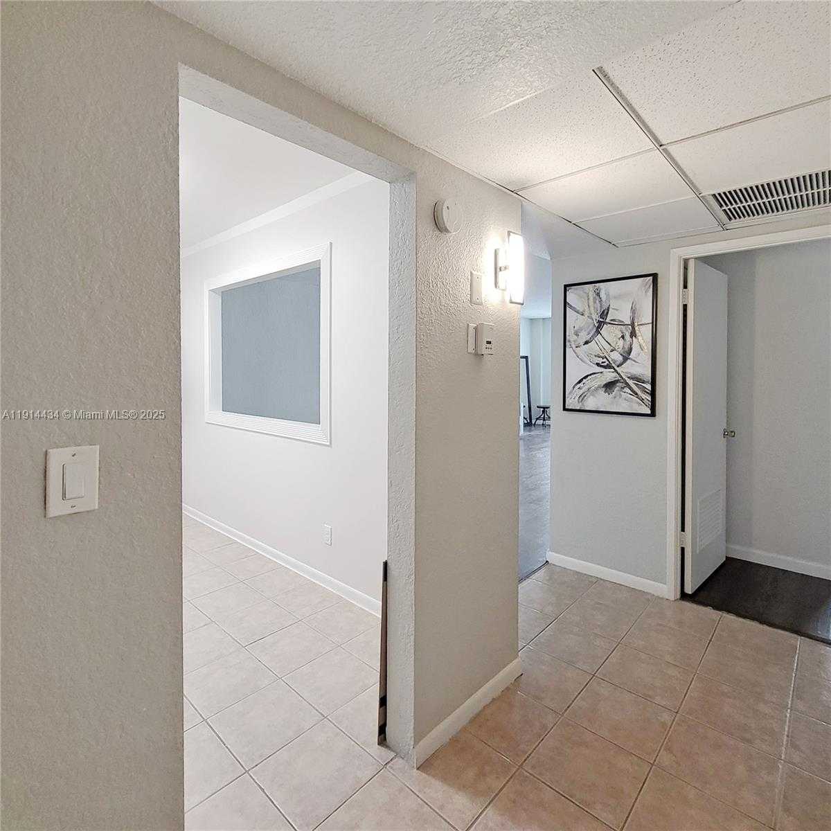 Small Image of 19380 COLLINS AVE #1107, Sunny Isles Beach Number 3