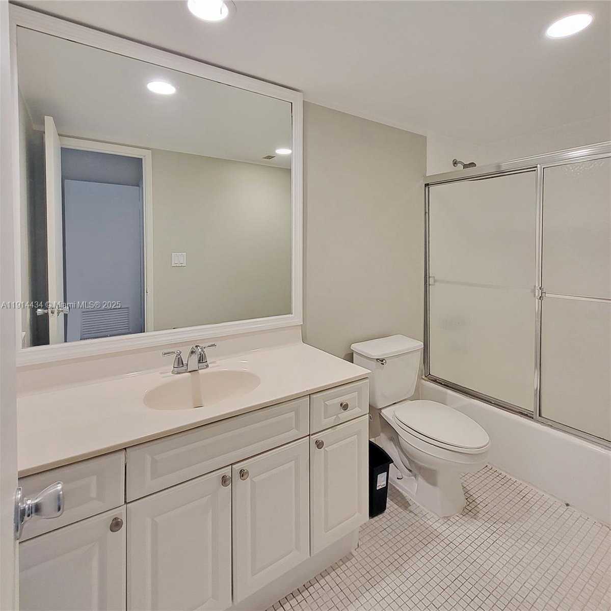 Small Image of 19380 COLLINS AVE #1107, Sunny Isles Beach Number 6