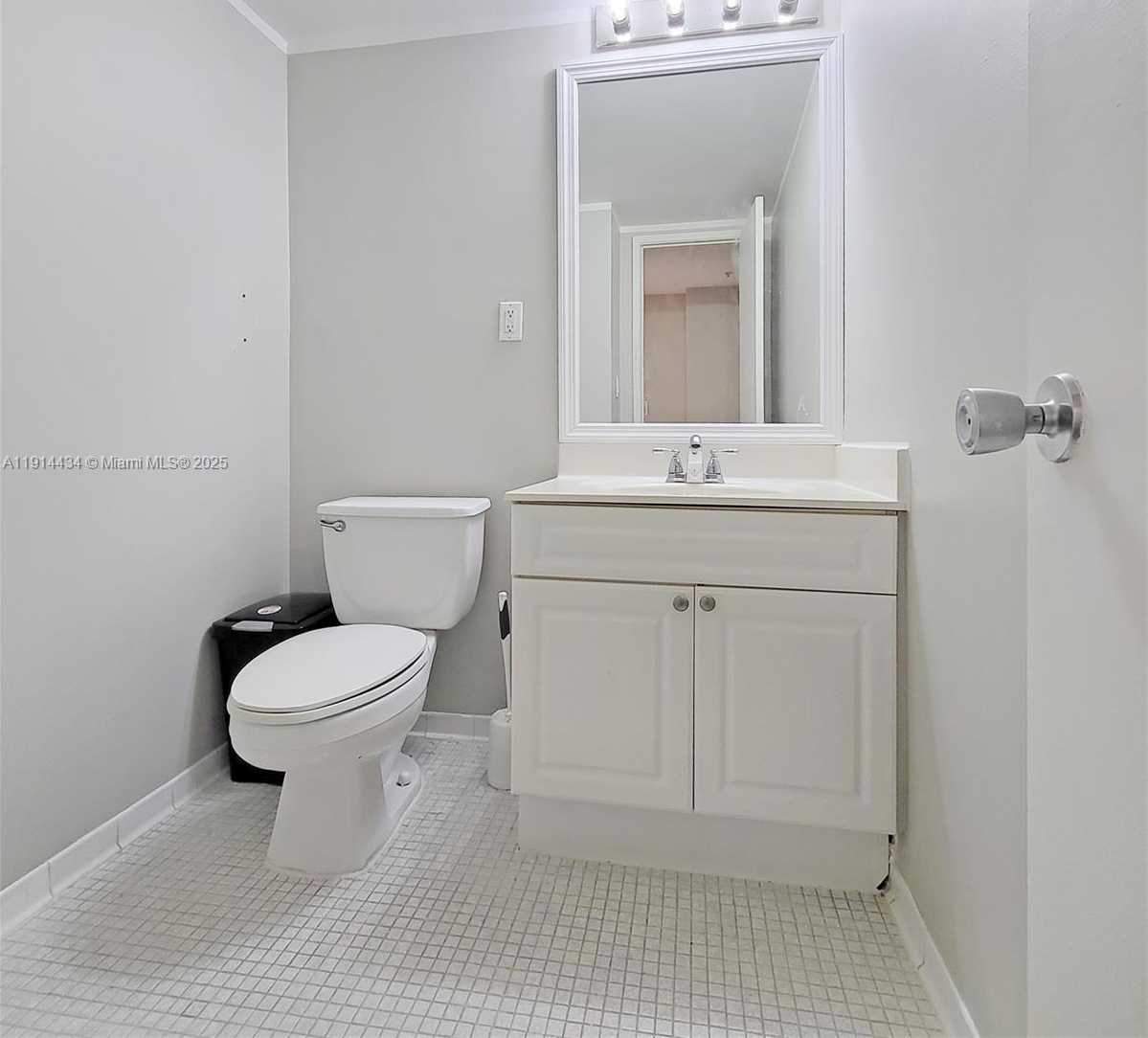 Small Image of 19380 COLLINS AVE #1107, Sunny Isles Beach Number 7