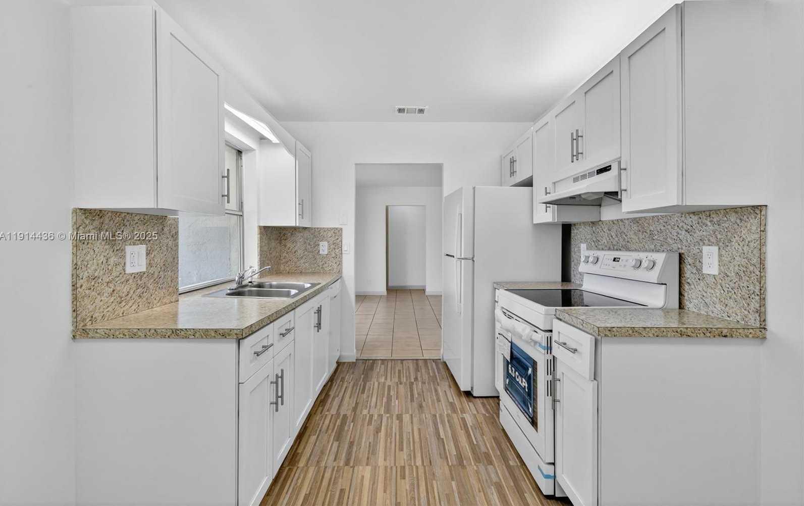 Small Image of 5331 BELLEVILLE RD #., West Palm Beach Number 27