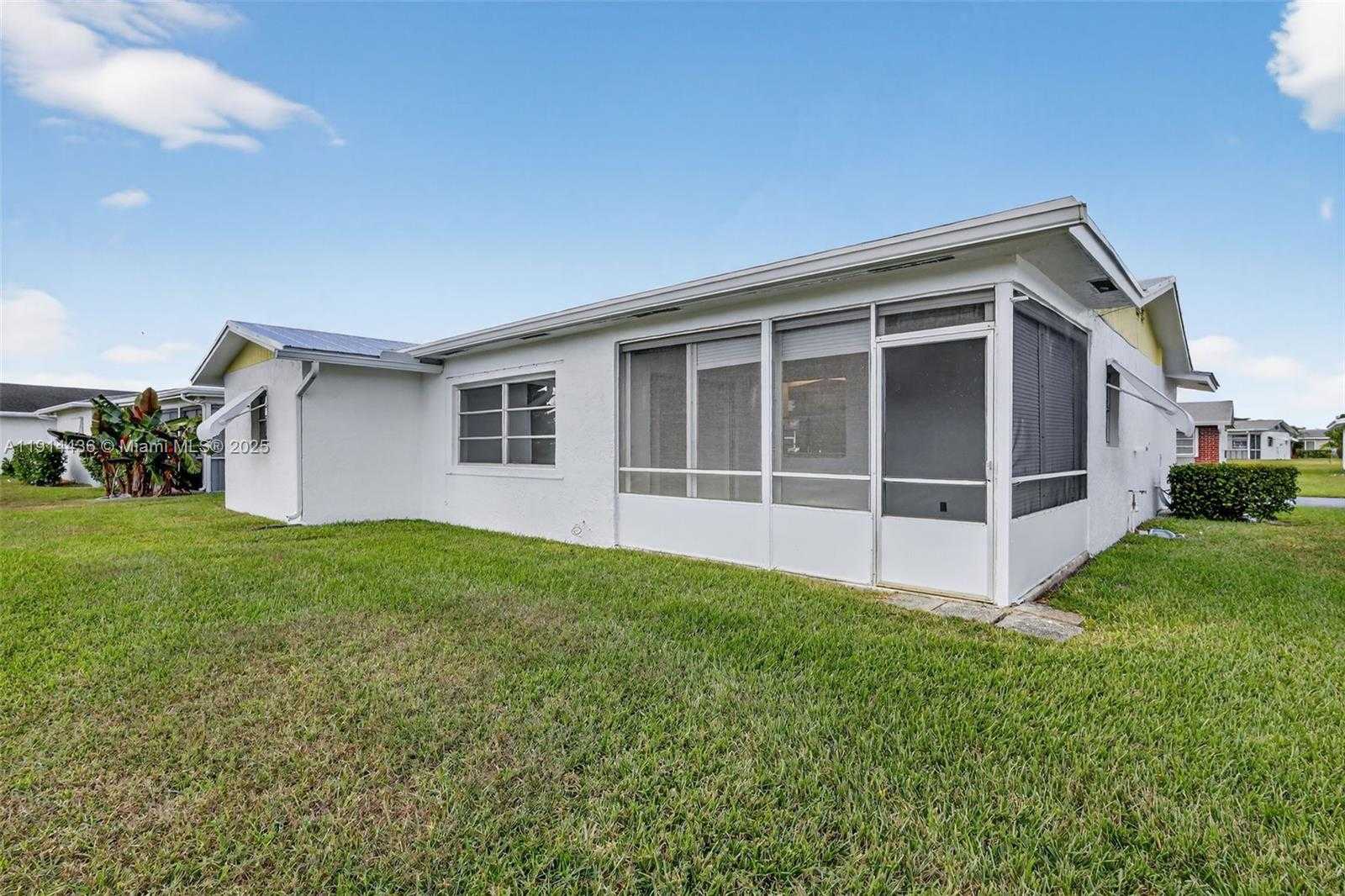 Small Image of 5331 BELLEVILLE RD #., West Palm Beach Number 47