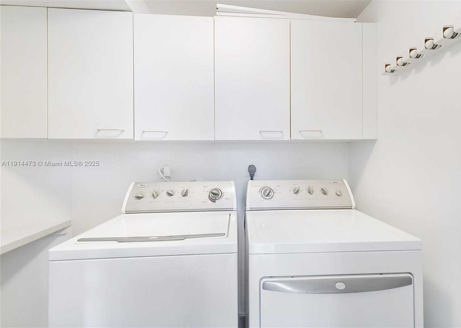 Small Image of 300 SOUTH POINTE DR #405, Miami Beach Number 10