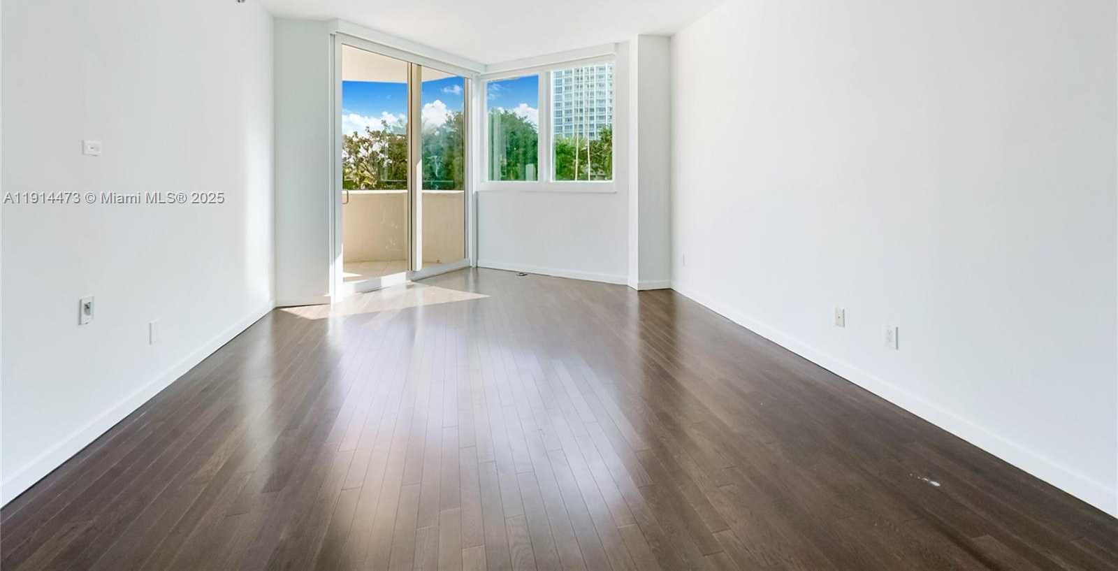 Small Image of 300 SOUTH POINTE DR #405, Miami Beach Number 12