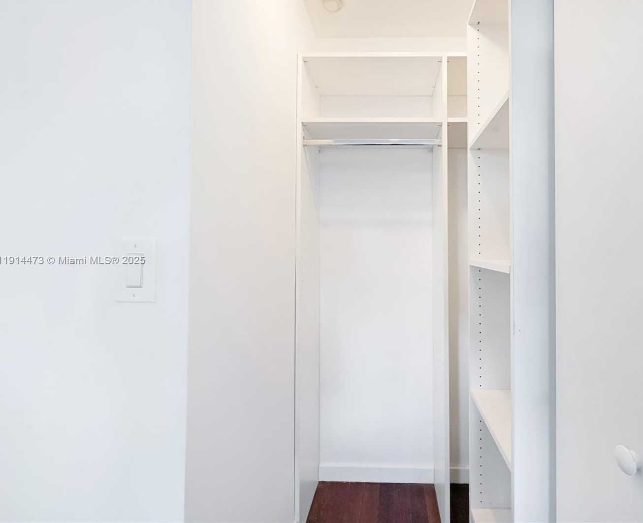 Small Image of 300 SOUTH POINTE DR #405, Miami Beach Number 21