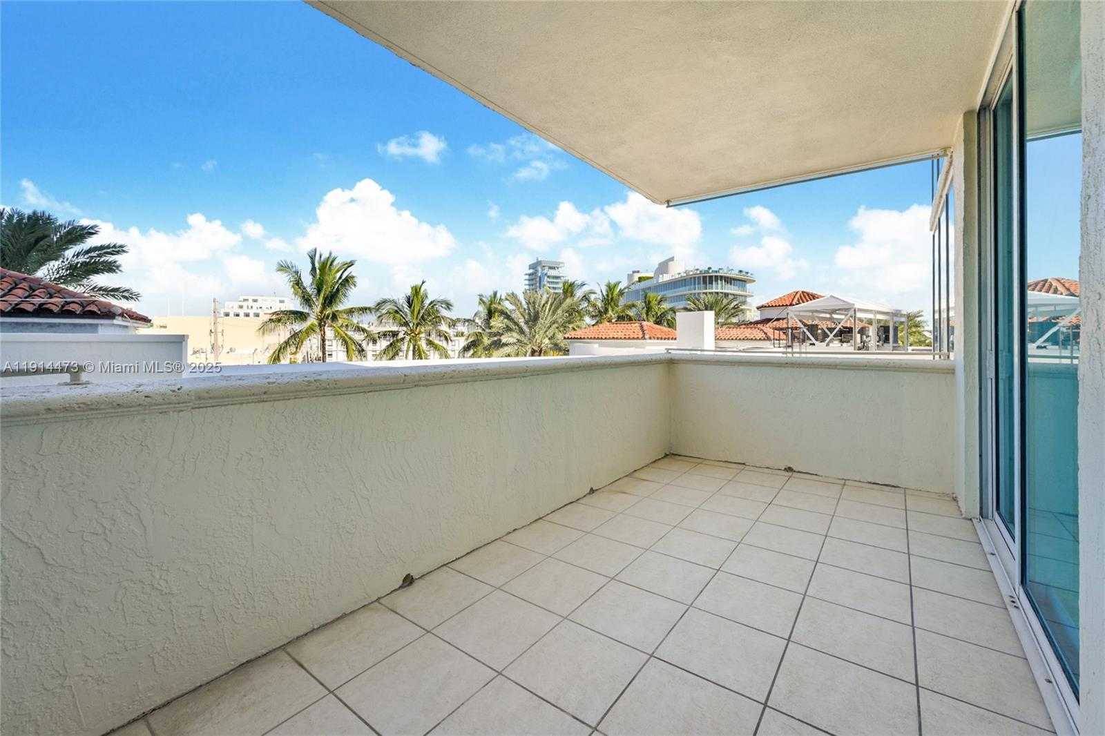Small Image of 300 SOUTH POINTE DR #405, Miami Beach Number 24