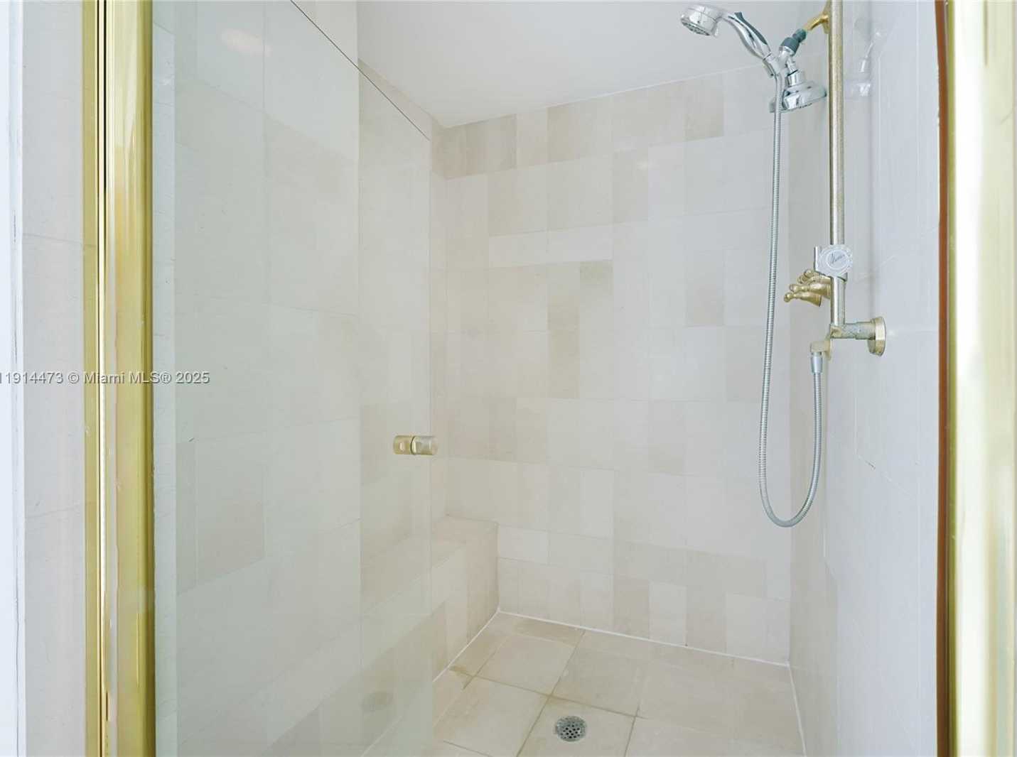 Small Image of 300 SOUTH POINTE DR #405, Miami Beach Number 27
