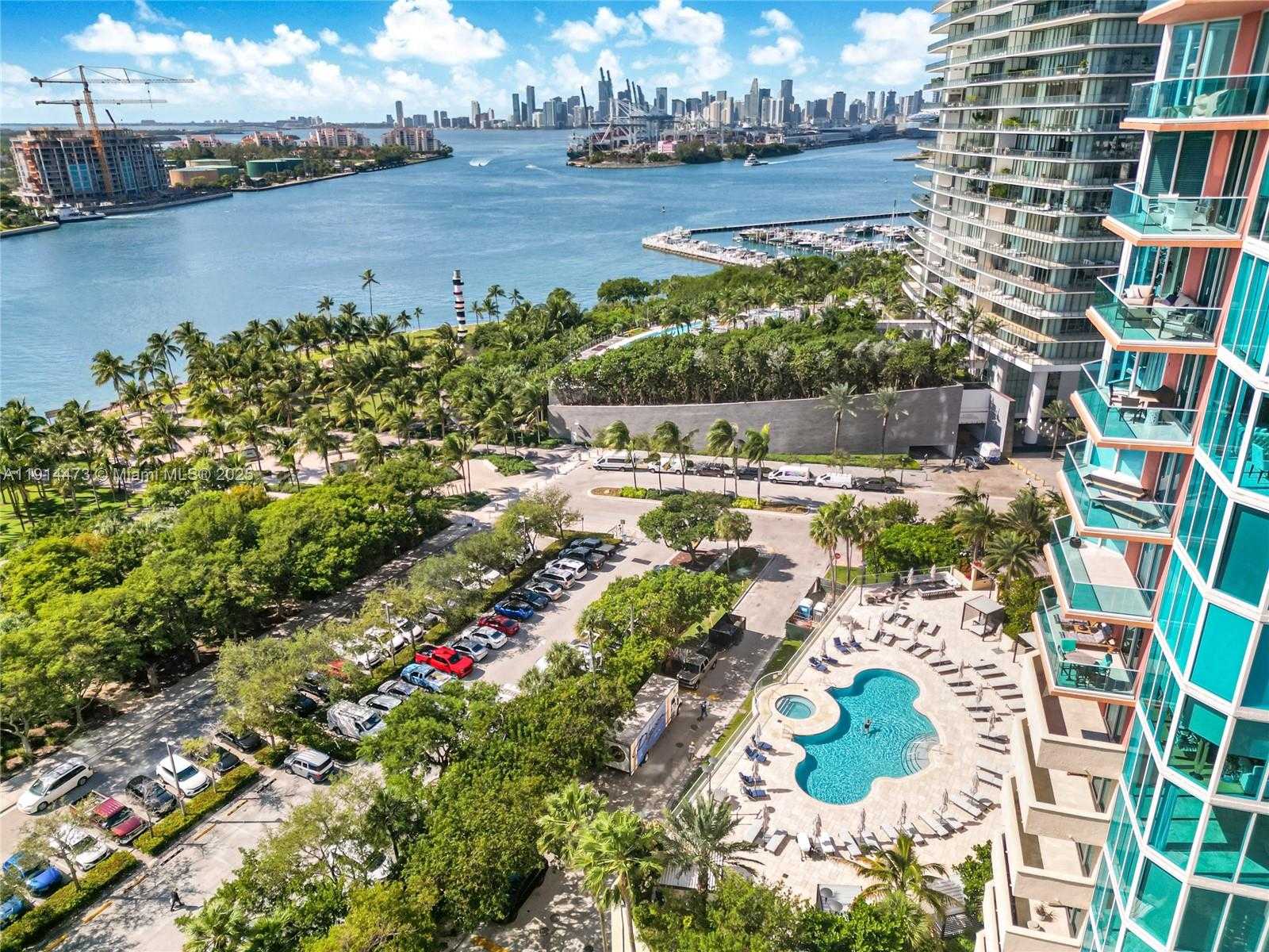 Small Image of 300 SOUTH POINTE DR #405, Miami Beach Number 29