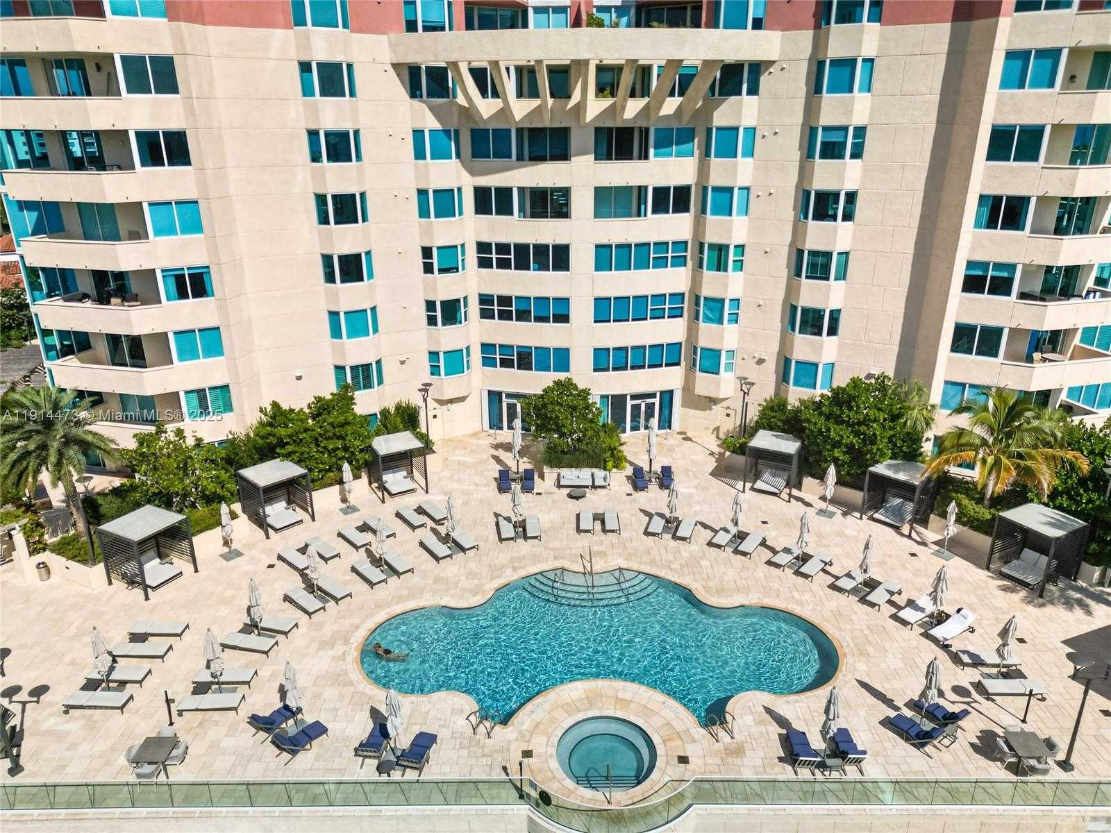 Small Image of 300 SOUTH POINTE DR #405, Miami Beach Number 34