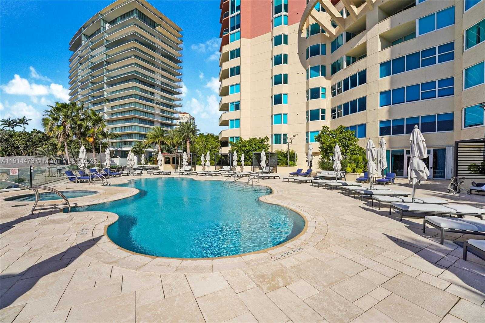 Small Image of 300 SOUTH POINTE DR #405, Miami Beach Number 37