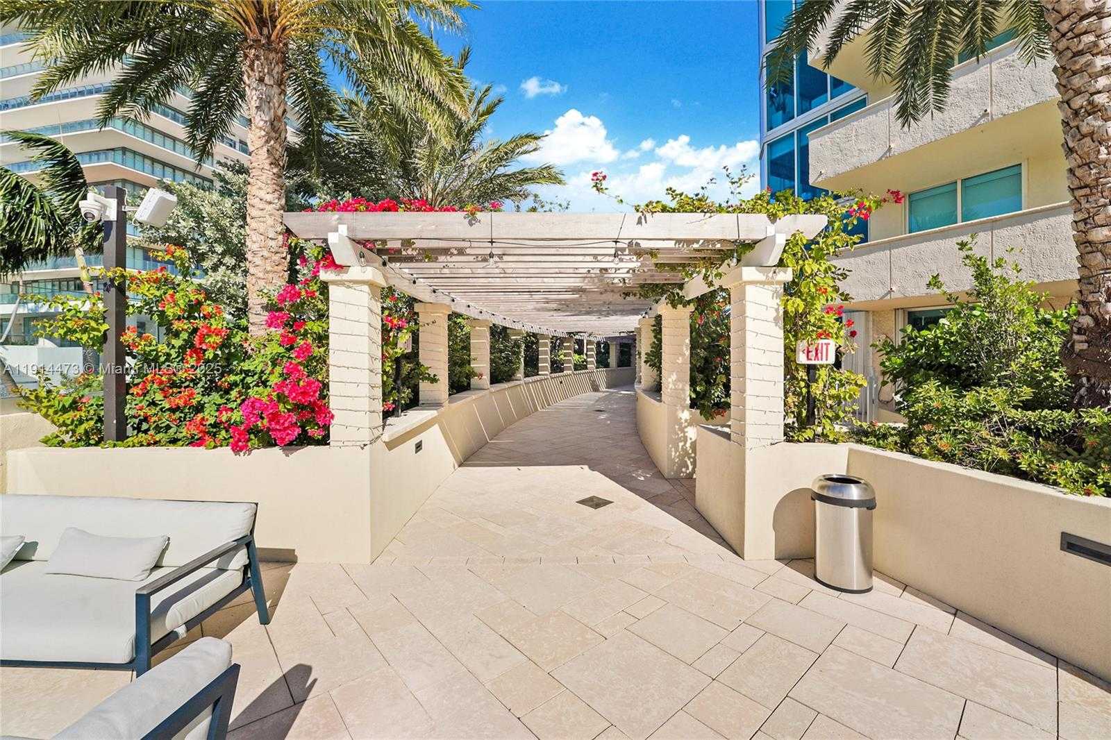 Small Image of 300 SOUTH POINTE DR #405, Miami Beach Number 40