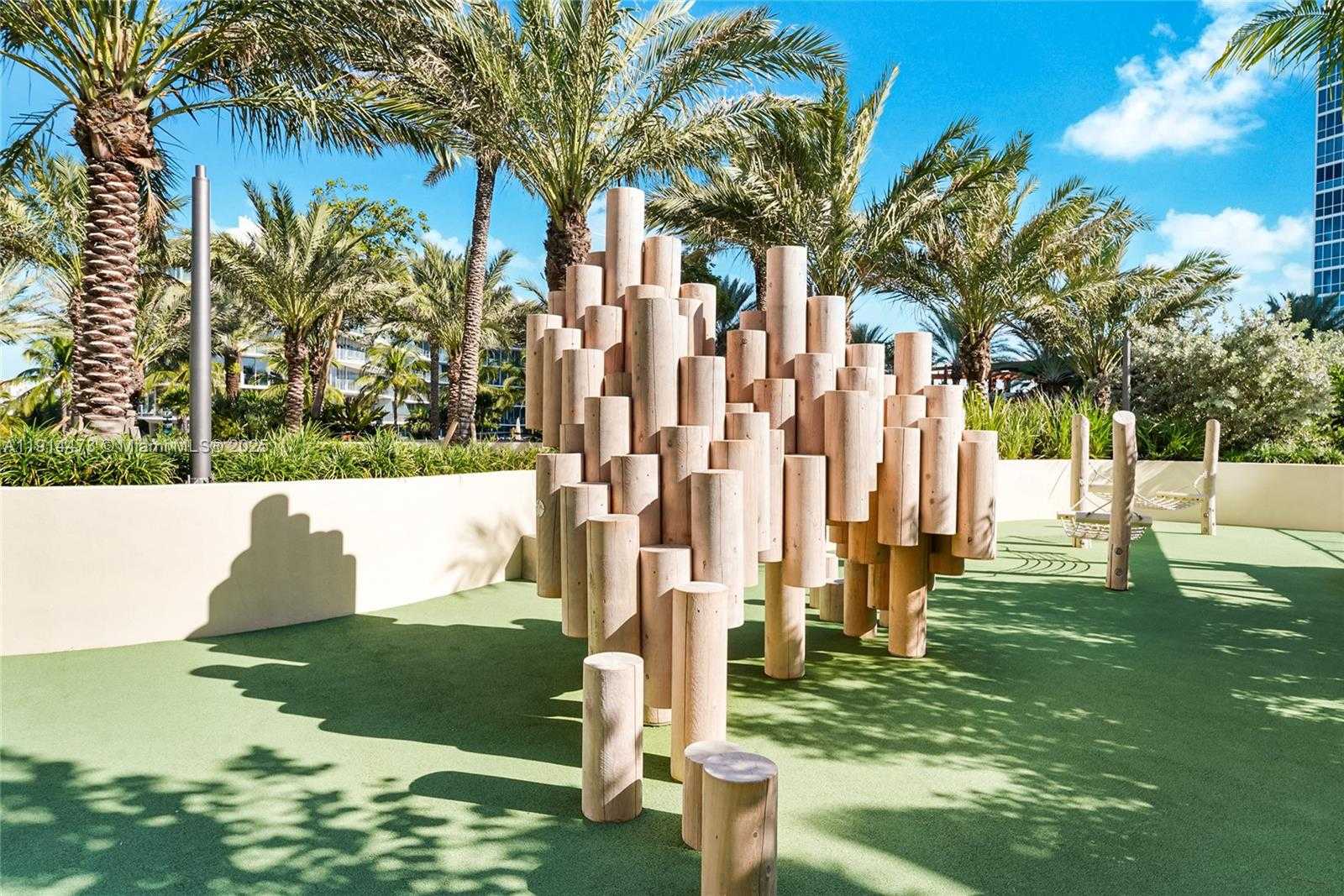 Small Image of 300 SOUTH POINTE DR #405, Miami Beach Number 58