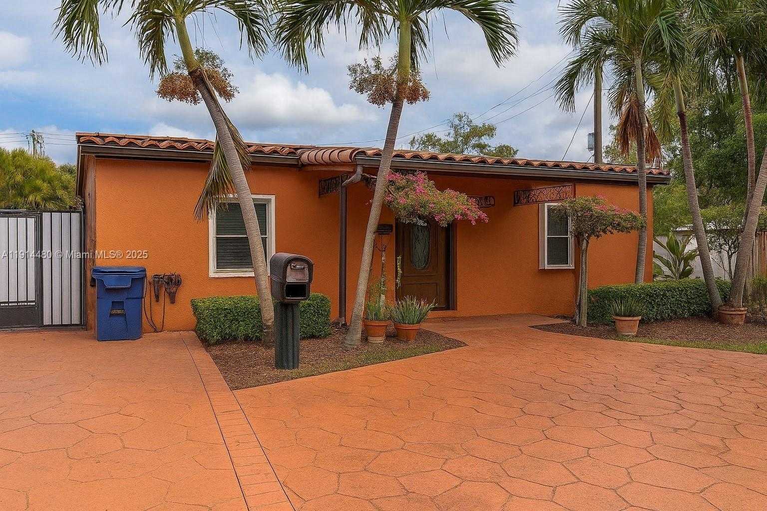 Small Image of 413 SWAN AVE, Miami Springs Number 13