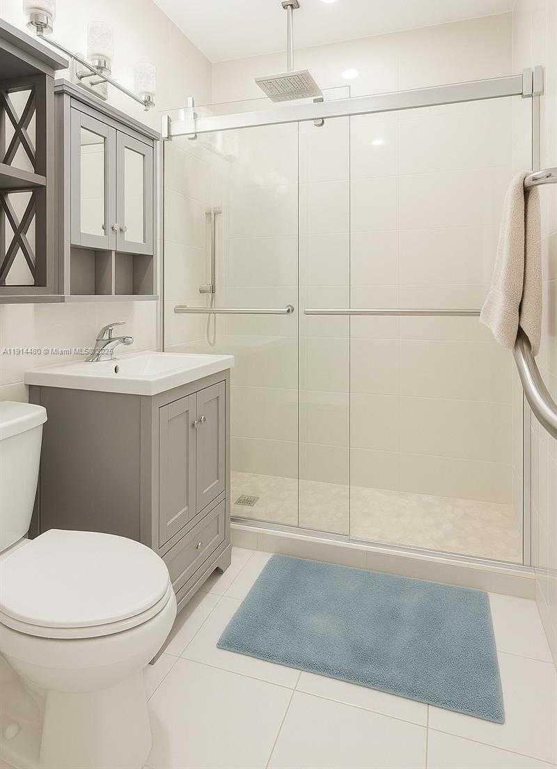 Small Image of 413 SWAN AVE, Miami Springs Number 9