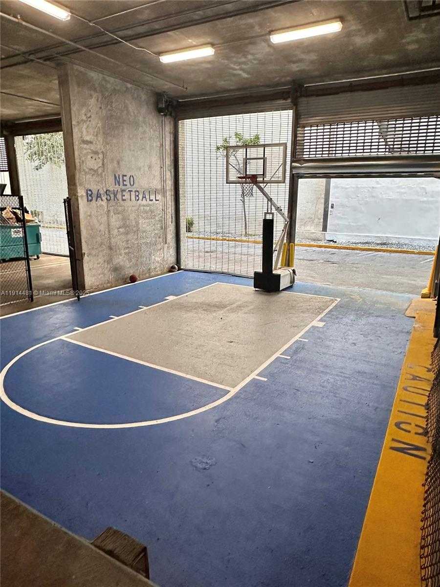 Small Image of 690 SOUTH WEST 1ST CT #1513, Miami Number 18