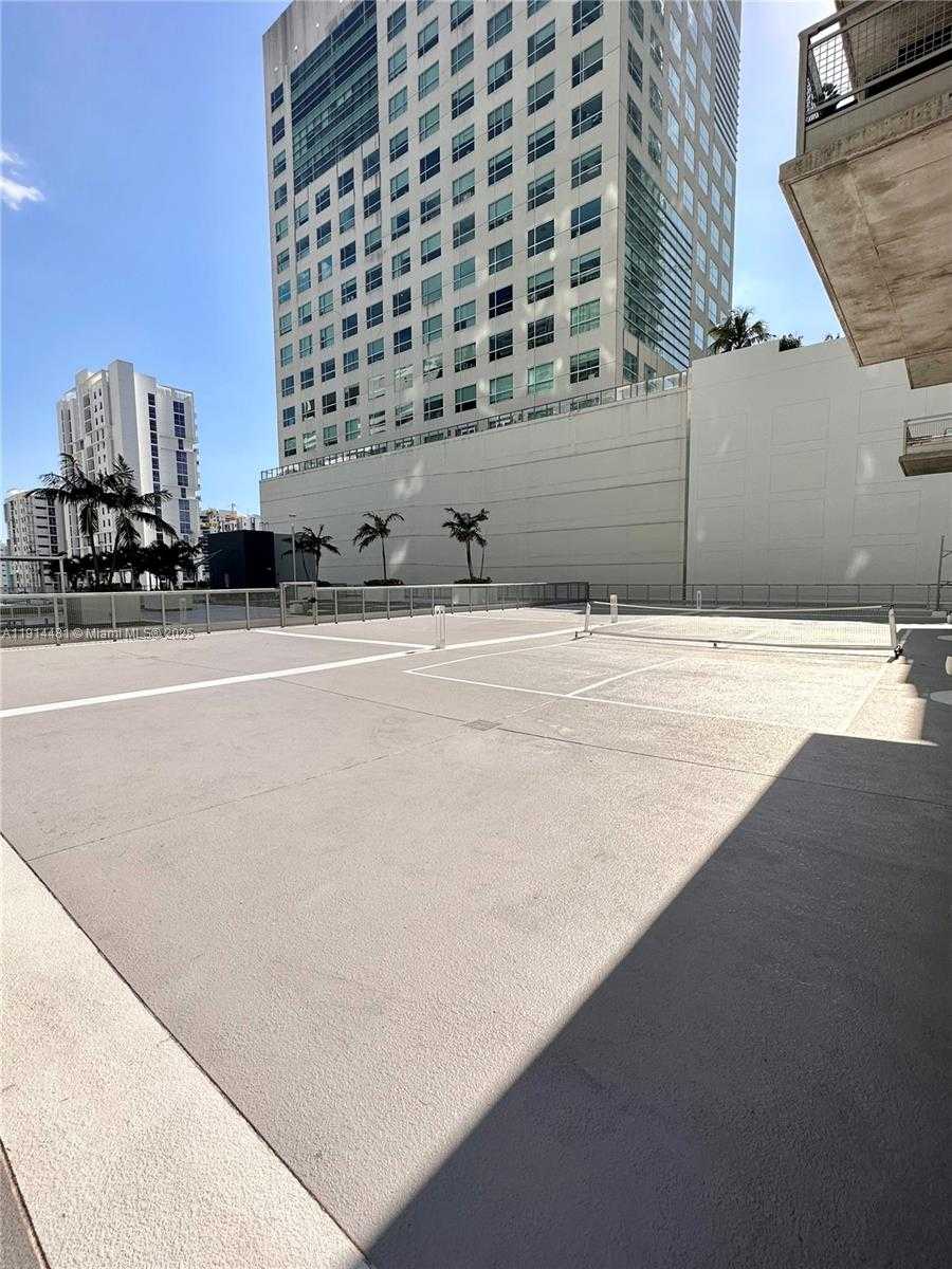 Small Image of 690 SOUTH WEST 1ST CT #1513, Miami Number 20