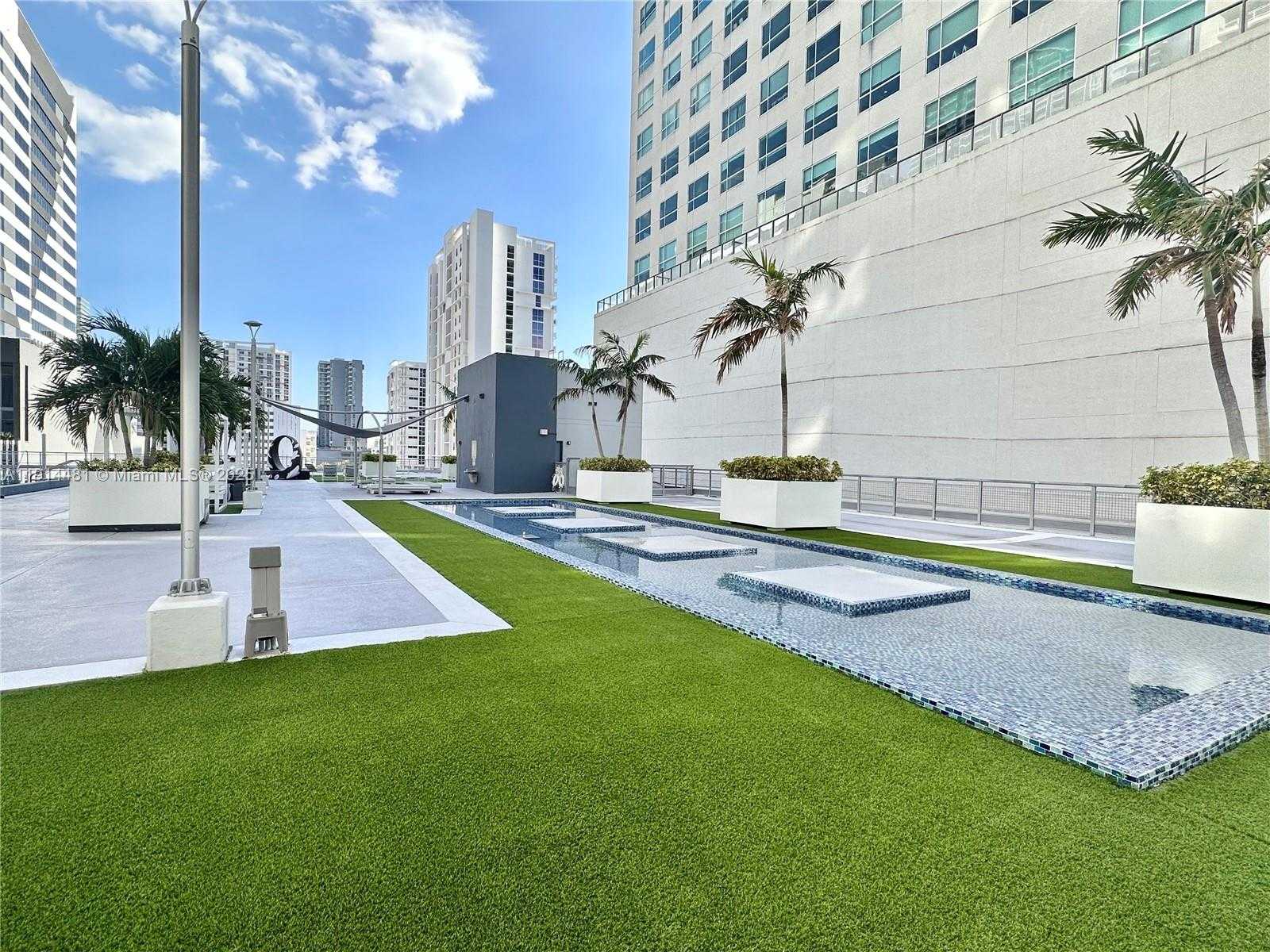 Small Image of 690 SOUTH WEST 1ST CT #1513, Miami Number 24