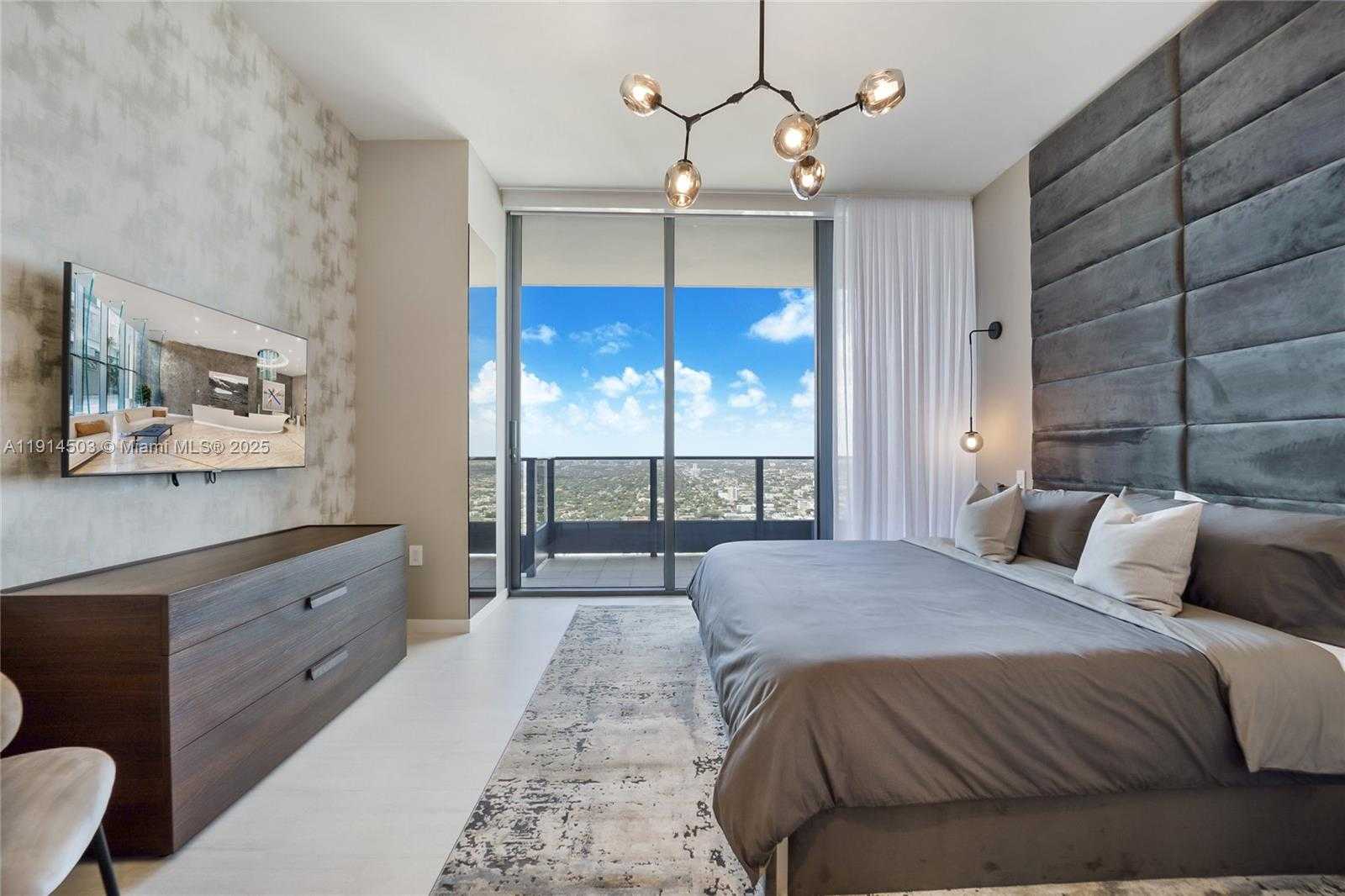 Small Image of 1000 BRICKELL PLZ #PH5006, Miami Number 10