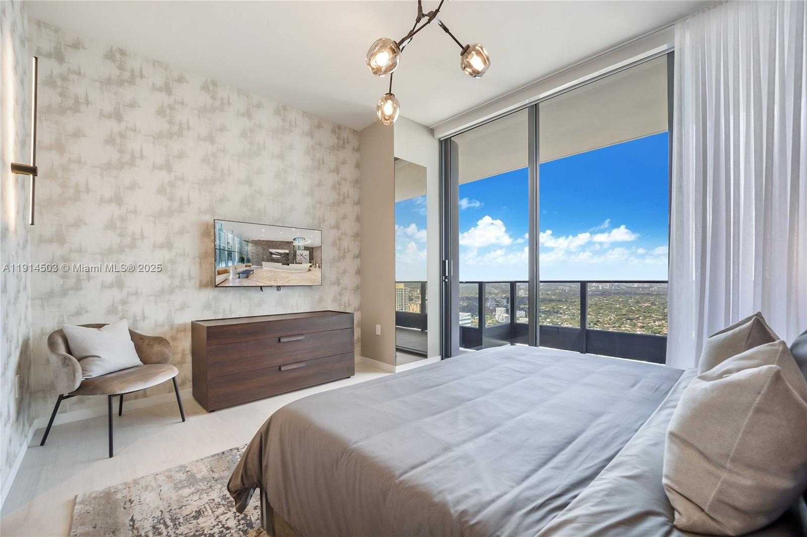 Small Image of 1000 BRICKELL PLZ #PH5006, Miami Number 11