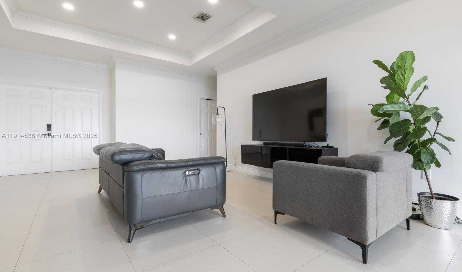 Small Image of 13430 SOUTH WEST 136TH TER, Miami Number 2