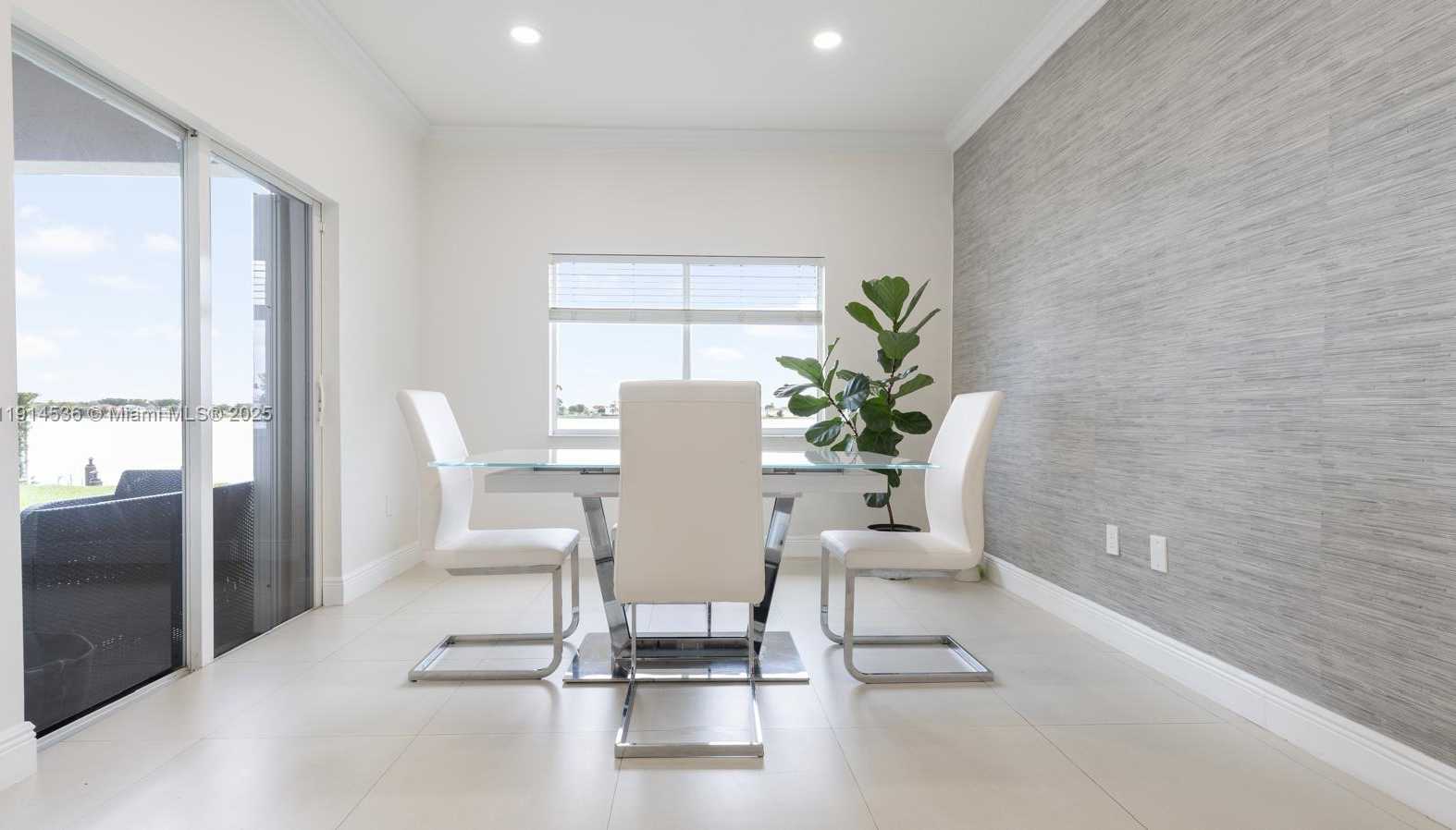 Small Image of 13430 SOUTH WEST 136TH TER, Miami Number 3