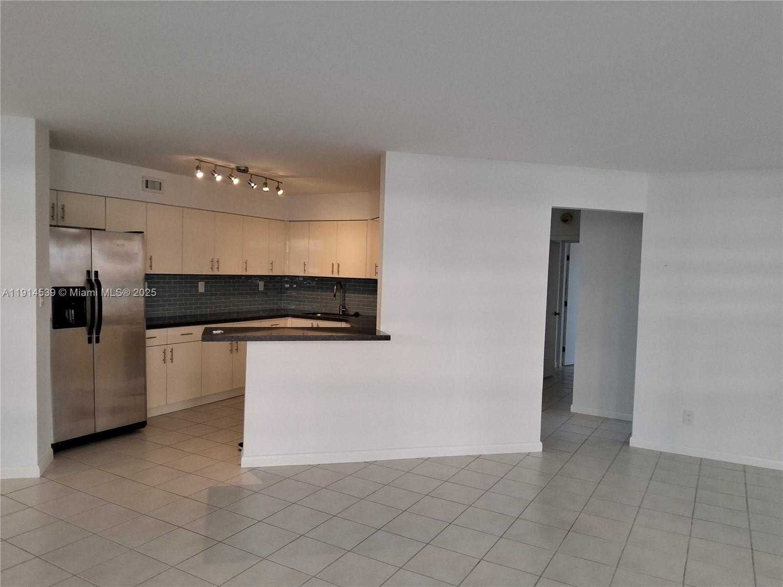 Small Image of 5161 COLLINS AVE #312, Miami Beach Number 20